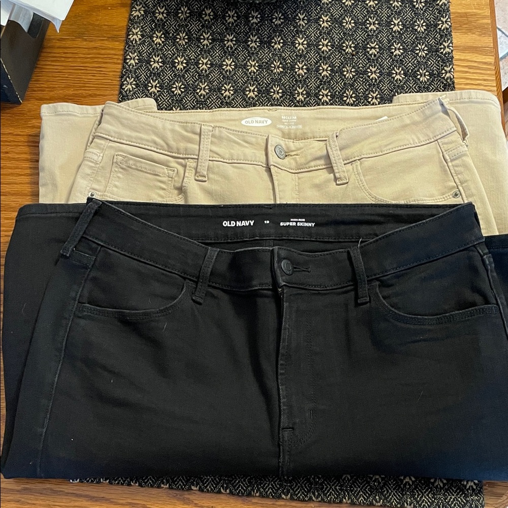 Bundle Old Navy Women's Skinny Jeans in Black and Tan